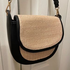 Black and straw crossbody handbag
